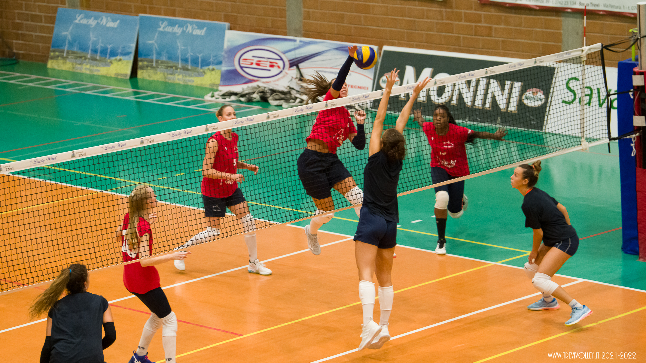 Buona prova della Lucky Wind Trevi contro il  Termoforgia Castelbellino, forte avversaria nel campionato di B1. Ancora un pari 2-2.