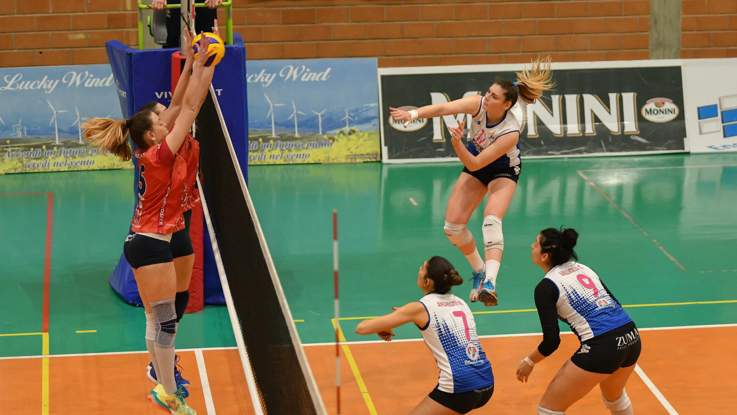 GRANDE PALLAVOLO AL PALAGALLINELLA, MA VINCE ANCORA LA SQUADRA TOSCANA DEL CASTELFRANCO 1-3