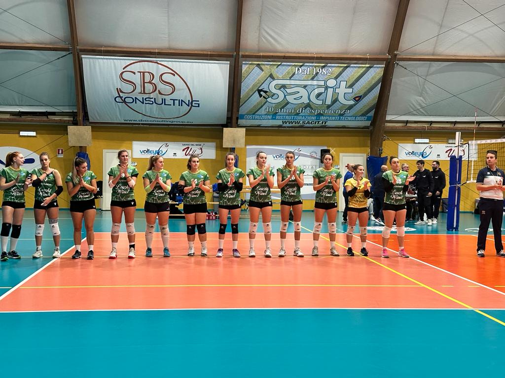 UNA GRINTOSA LUCKY WIND TREVI PERDE A CASAL DE PAZZI 3 A 1 (25-23; 25-23; 9-25; 13-25)