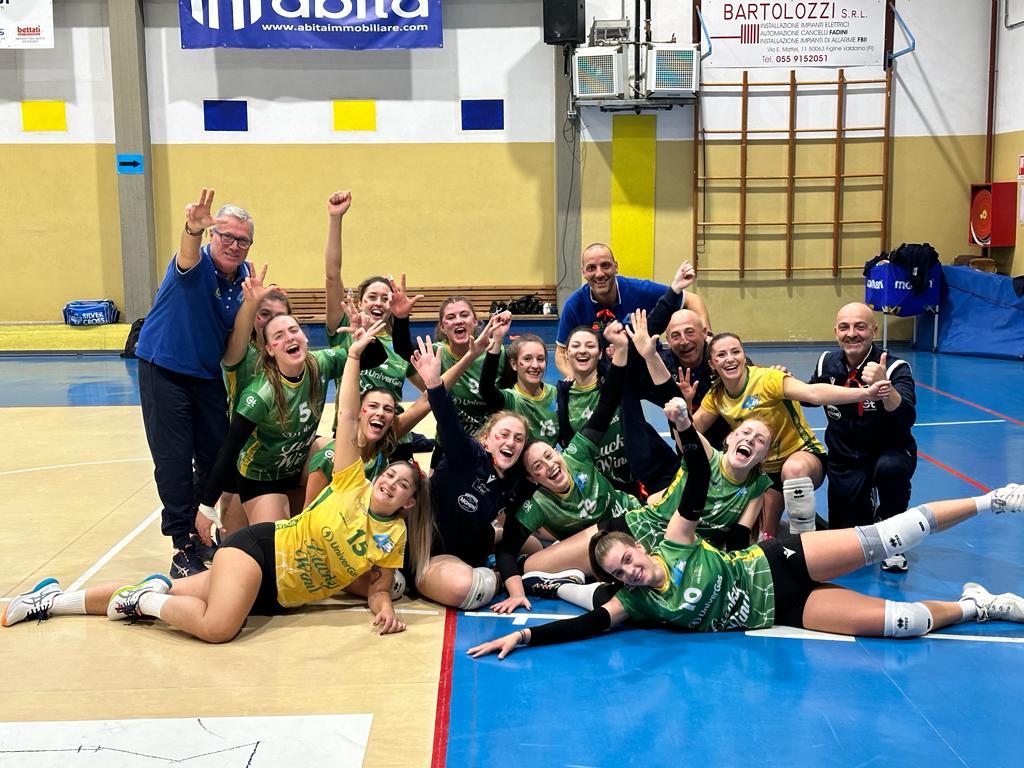 UNA CONVINCENTE LUCKY WIND TREVI ESPUGNA IL CAMPO DI FIGLINE VALDARNO 3 A 0 ( 25-19; 25-23; 27- 25)