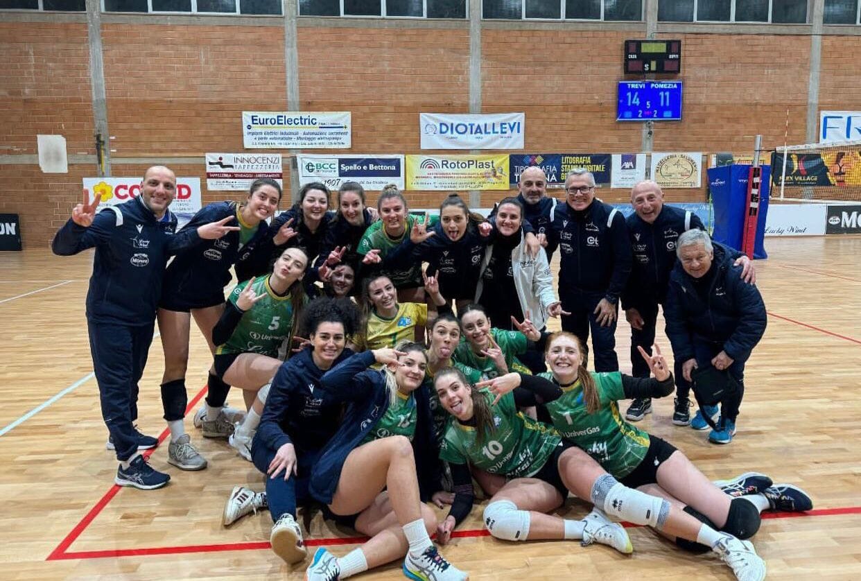 UNA FANTASTICA LUCKY WIND TREVI SI RISCATTA CONTRO POMEZIA 3-2 (23-25, 25-21, 25-23, 19-25, 15-11)
