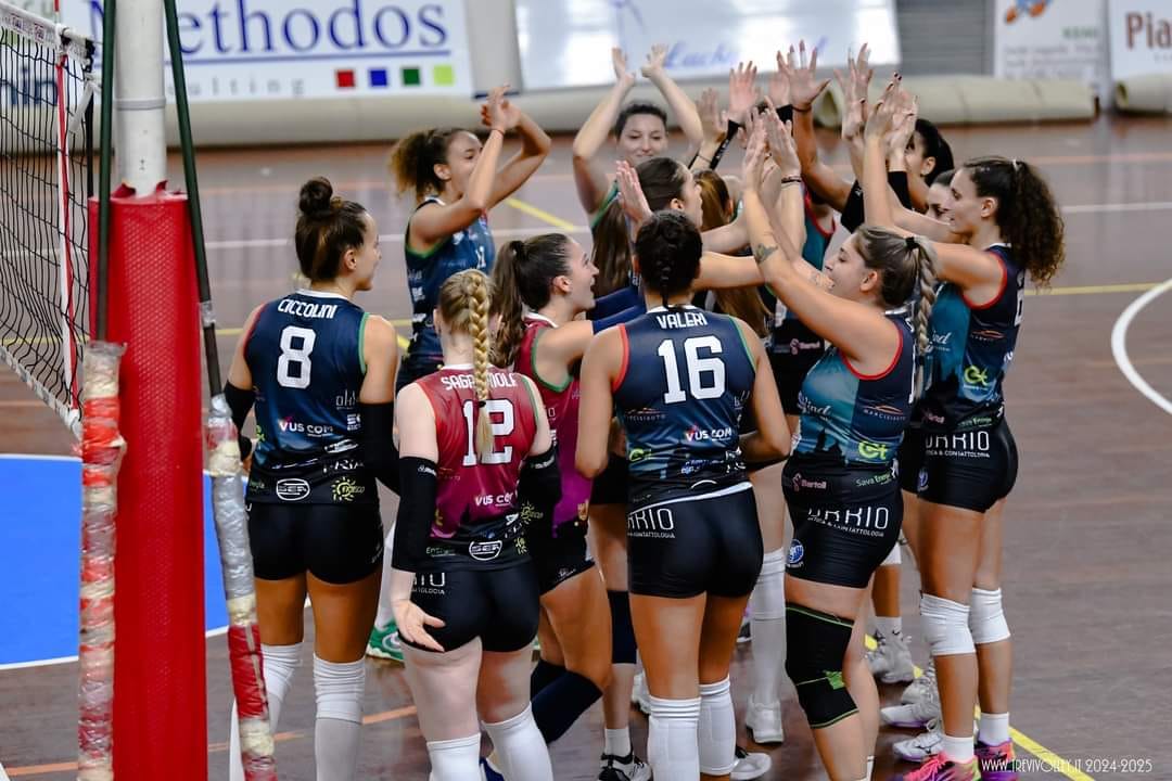 LA LUCKY WIND ANTICO PASTIFICIO UMBRO KO A TRESTINA 1-3 (25-15, 22-25, 22-25, 18-25)